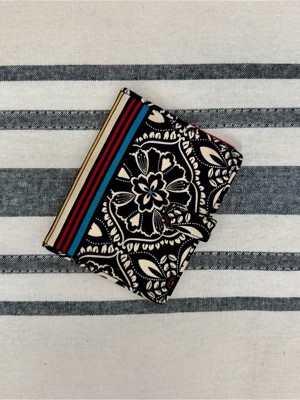 Vera Bradley Barcelona Pattern Black and Cream Passport Cover